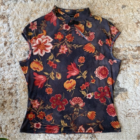 Mesh Floral Top - Picture 3 of 9